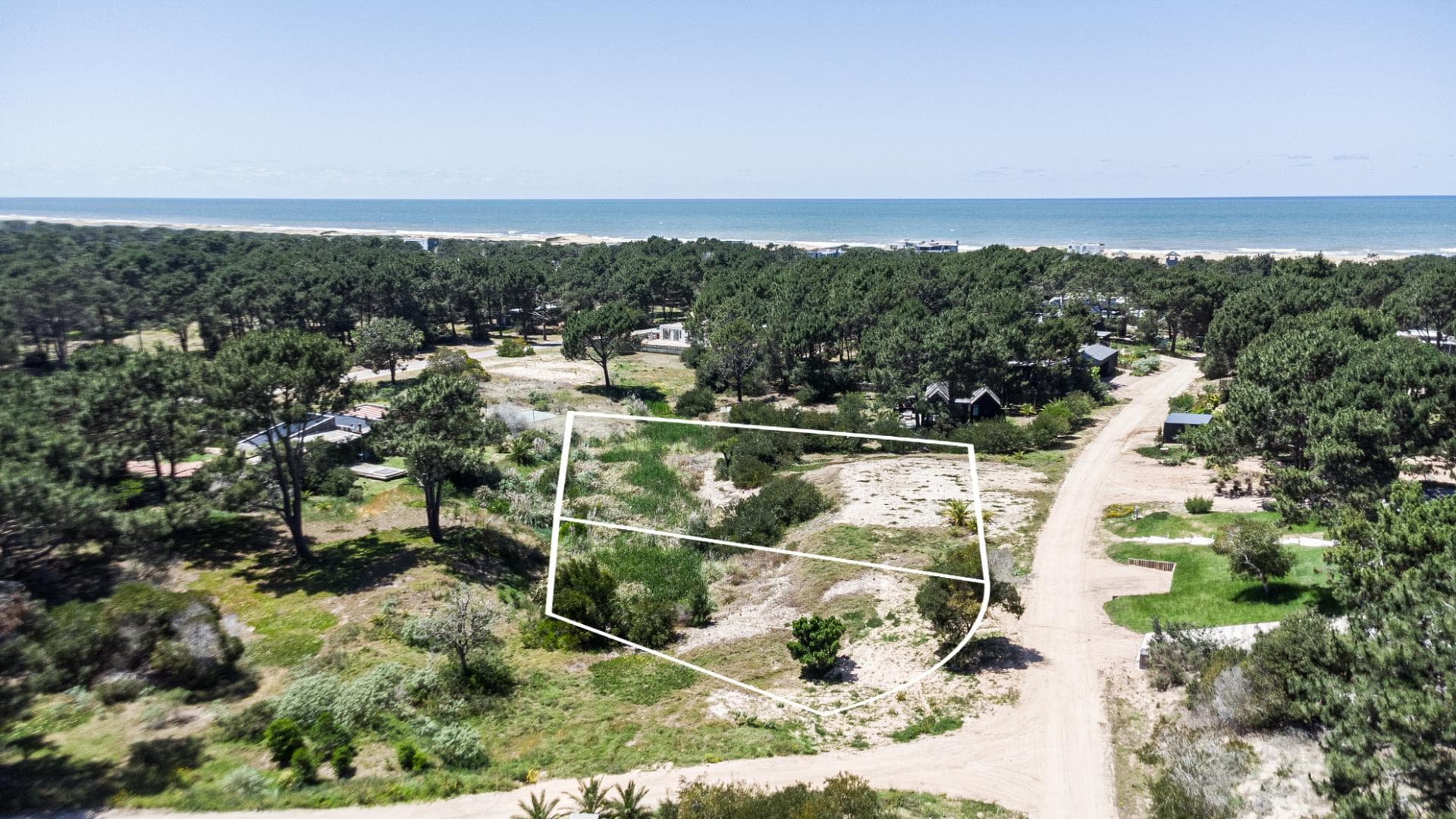 LED11&amp;D12 - Terreno - Laguna Escondida