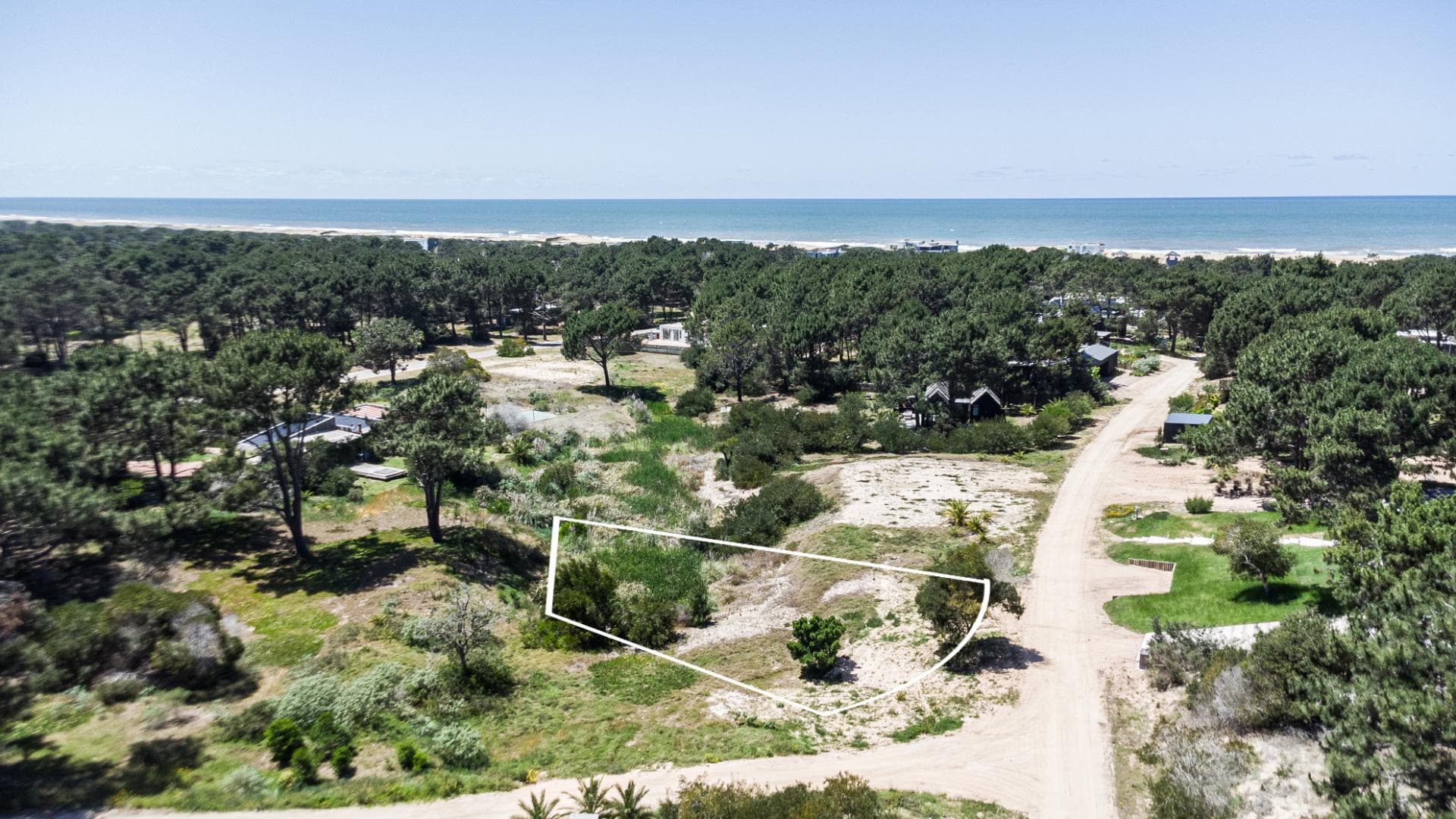 LED11&amp;D12 - Terreno - Laguna Escondida